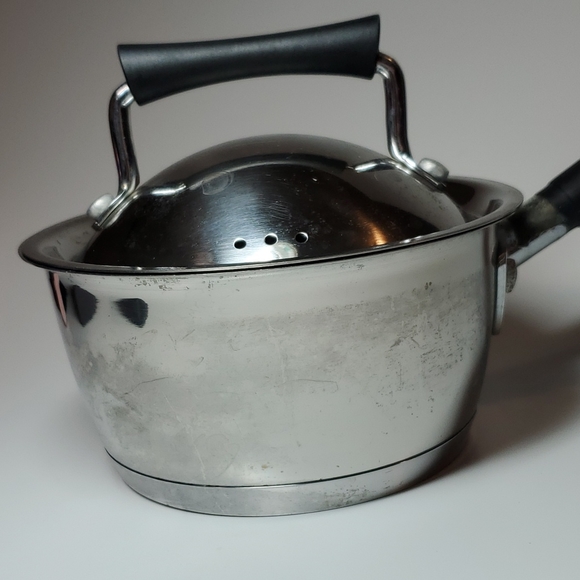 Wear Ever 1 Quart Stainless Steel Saucepan Pot/Pan Pour Spout Straining Lid - Picture 7 of 7